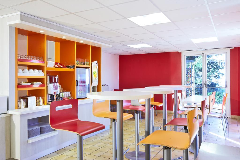 Premiere Classe Versailles - Saint Cyr L'Ecole Exterior foto
